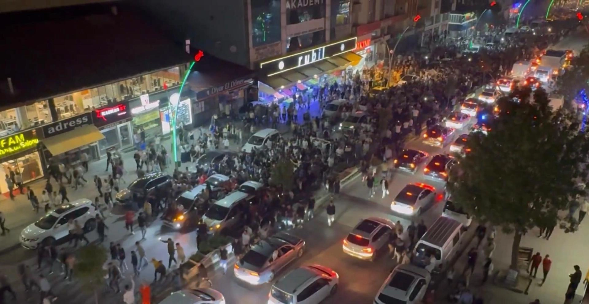 Bursa’nın Doğu kenti, sevinçten sokaklarda!
